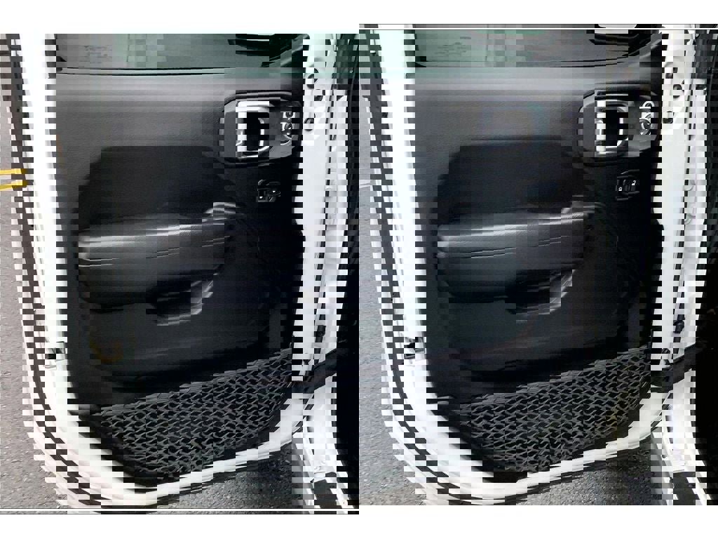 Used 2018 Jeep Wrangler Unlimited Sport S image 23