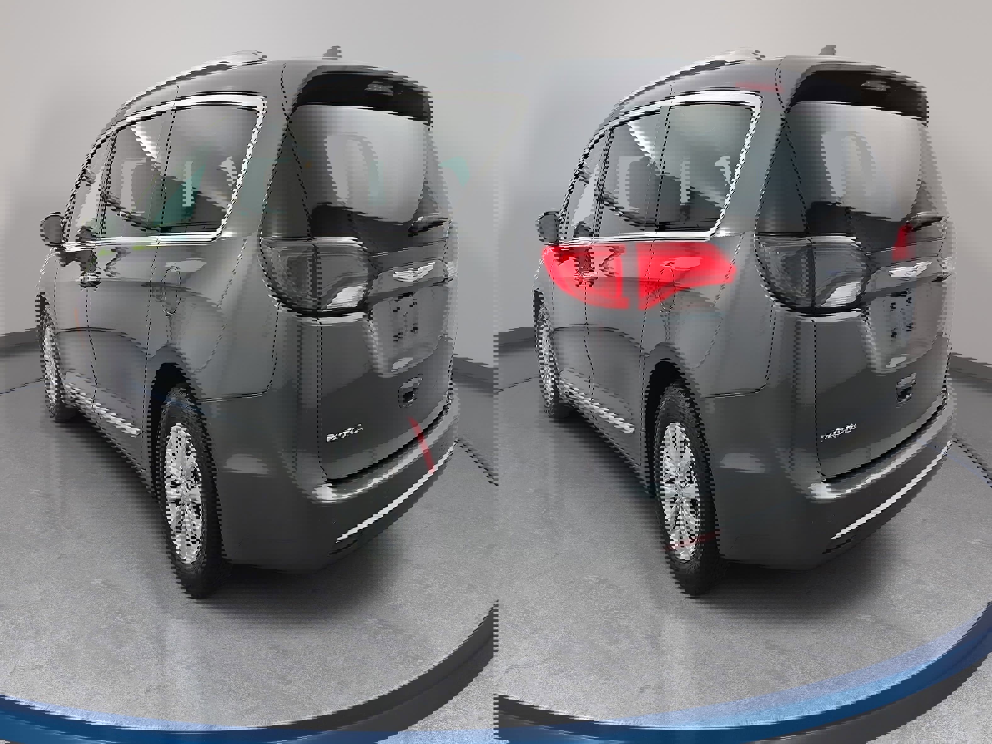 Used 2018 Chrysler Pacifica Touring-L image 7