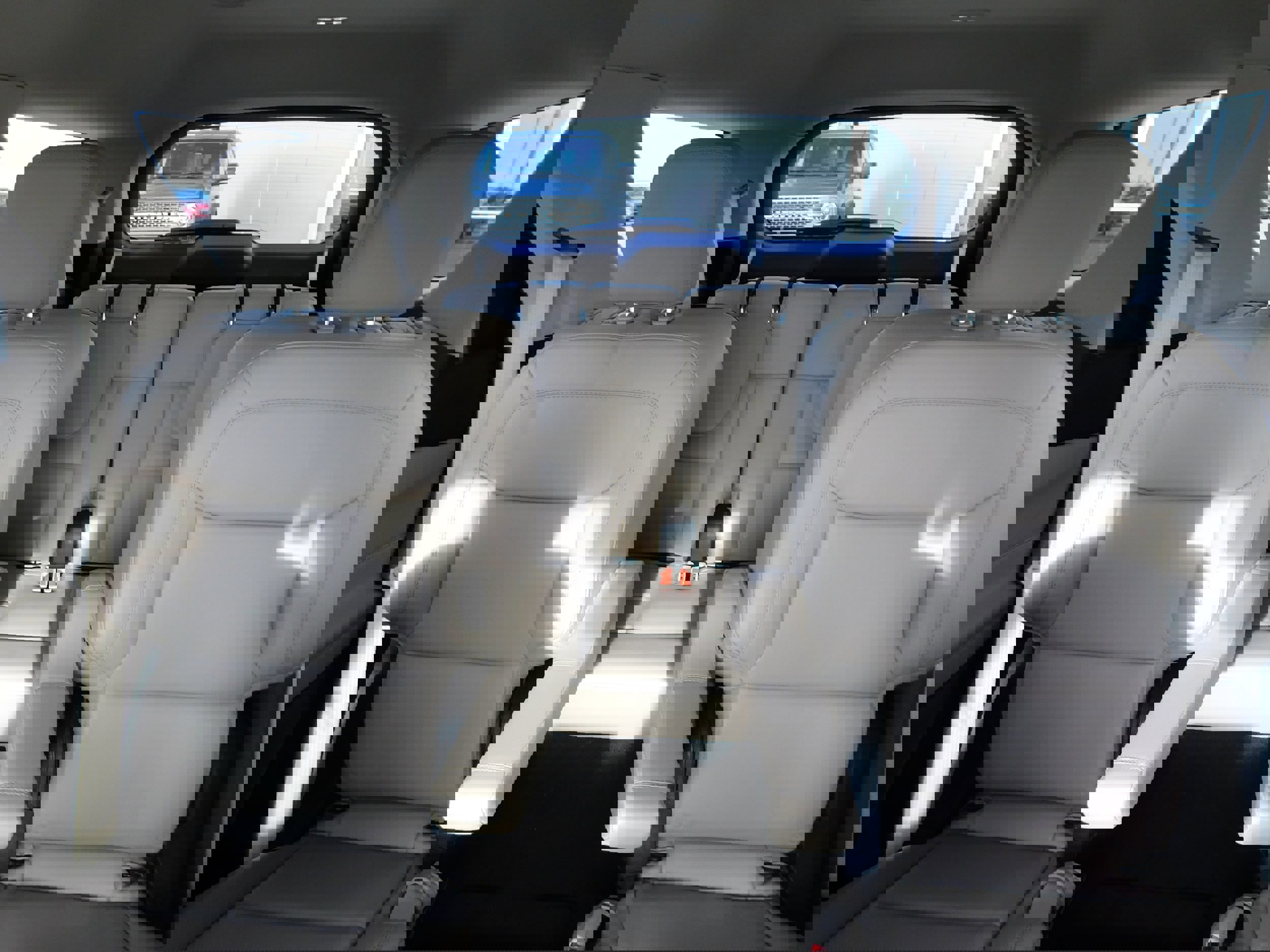 Used 2020 Ford Explorer XLT w/ Equipment Group 202A image 15