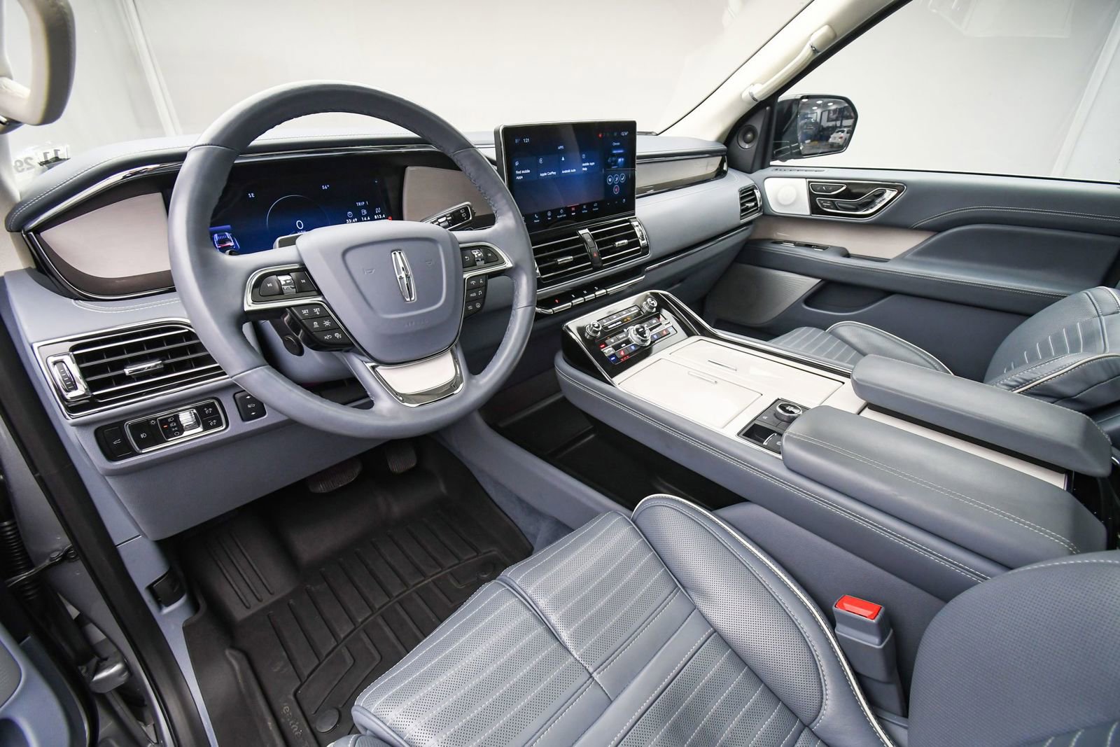 Used 2024 Lincoln Navigator L Black Label image 14