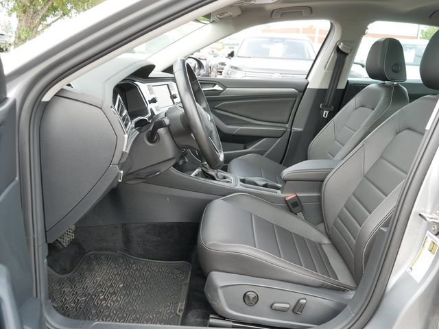 Certified 2023 Volkswagen Jetta SE FWD image 13