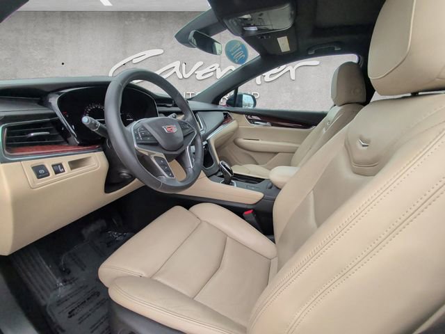 Used 2017 Cadillac XT5 Luxury w/ Driver Awareness Package image 19