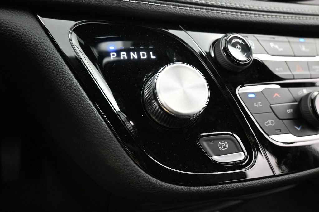 Used 2025 Chrysler Pacifica Select FWD image 19