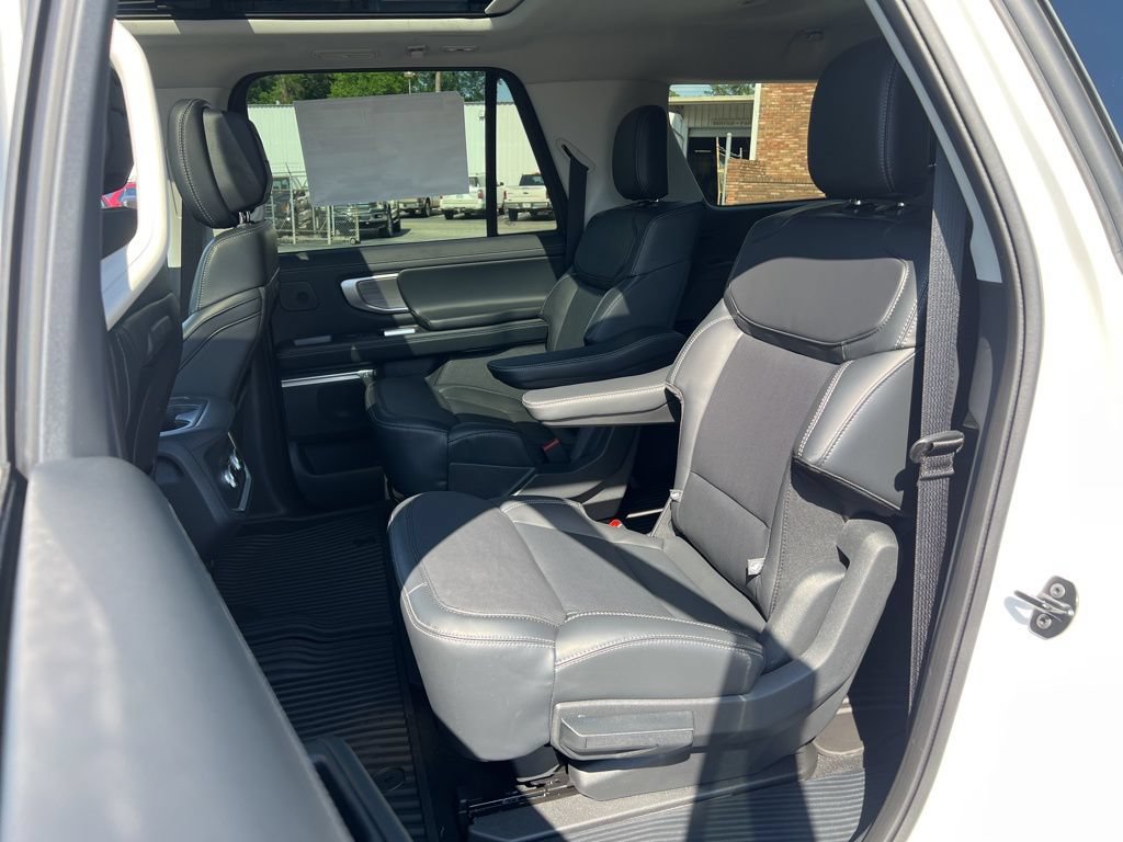 New 2026 Ford Expedition Max Platinum w/ Driver's Package AWD/4WD image 15