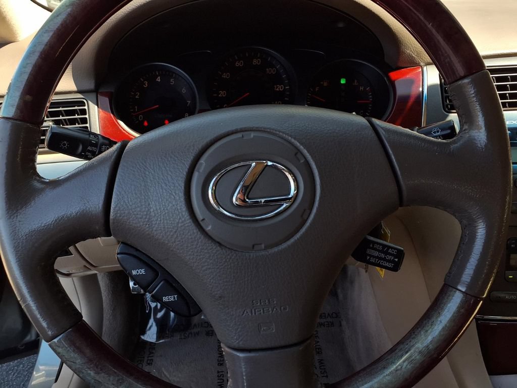Used 2004 Lexus ES 330 FWD image 11
