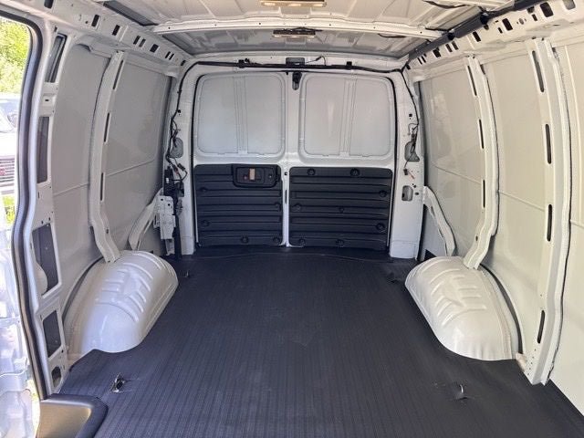 New 2026 GMC Savana 2500 w/ Driver Convenience Package RWD image 26