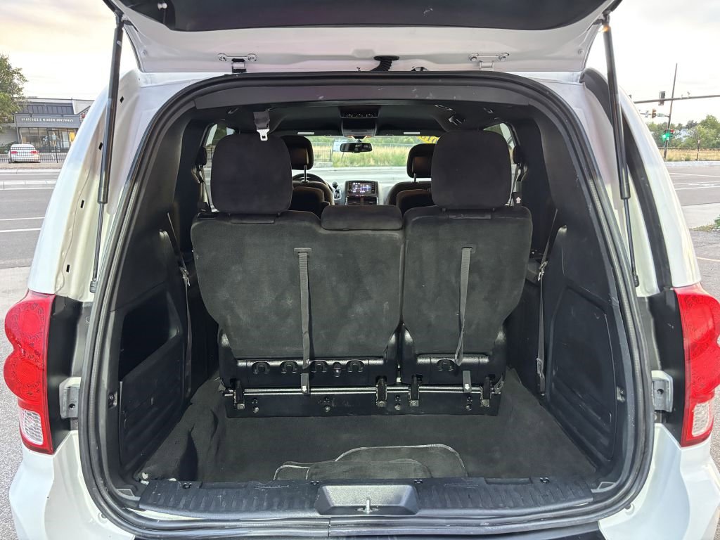 Used 2018 Dodge Grand Caravan SE image 25