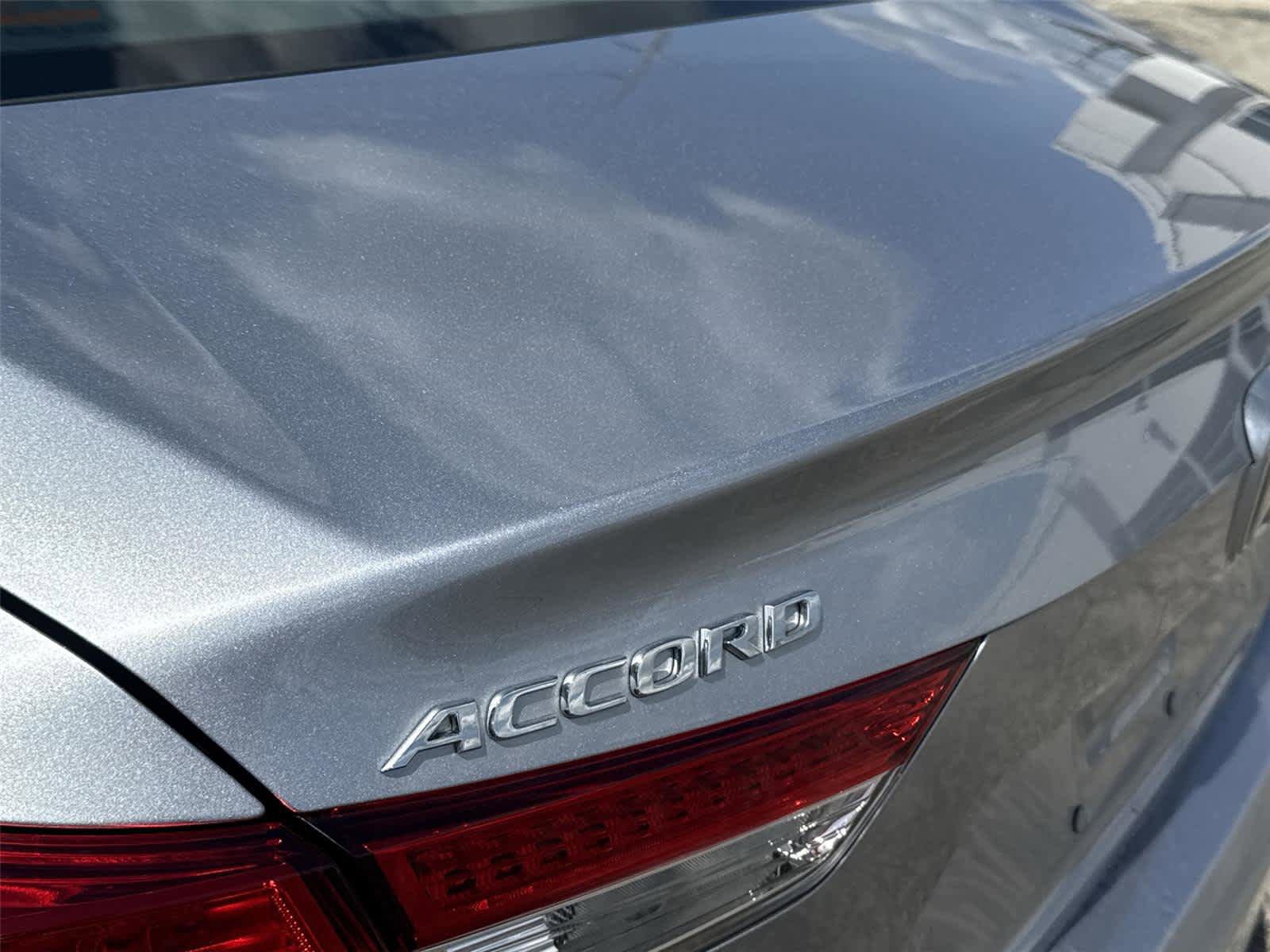 Used 2020 Honda Accord Touring image 10