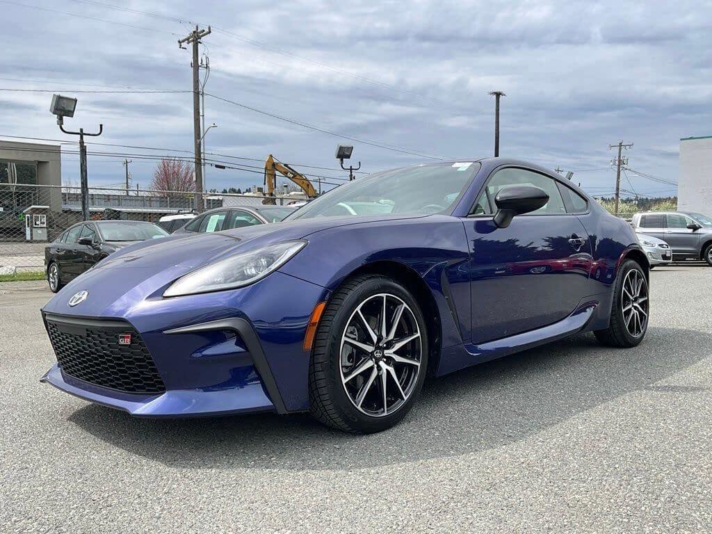 Used 2023 Toyota GR86 RWD image 4