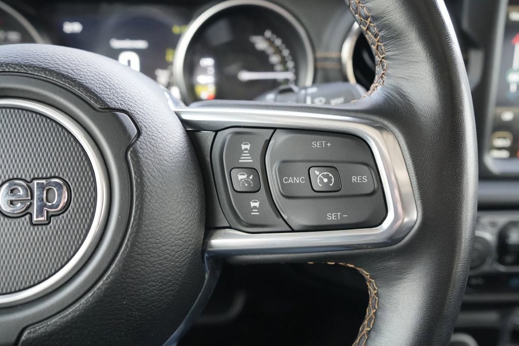 Used 2023 Jeep Wrangler Unlimited Sahara image 28