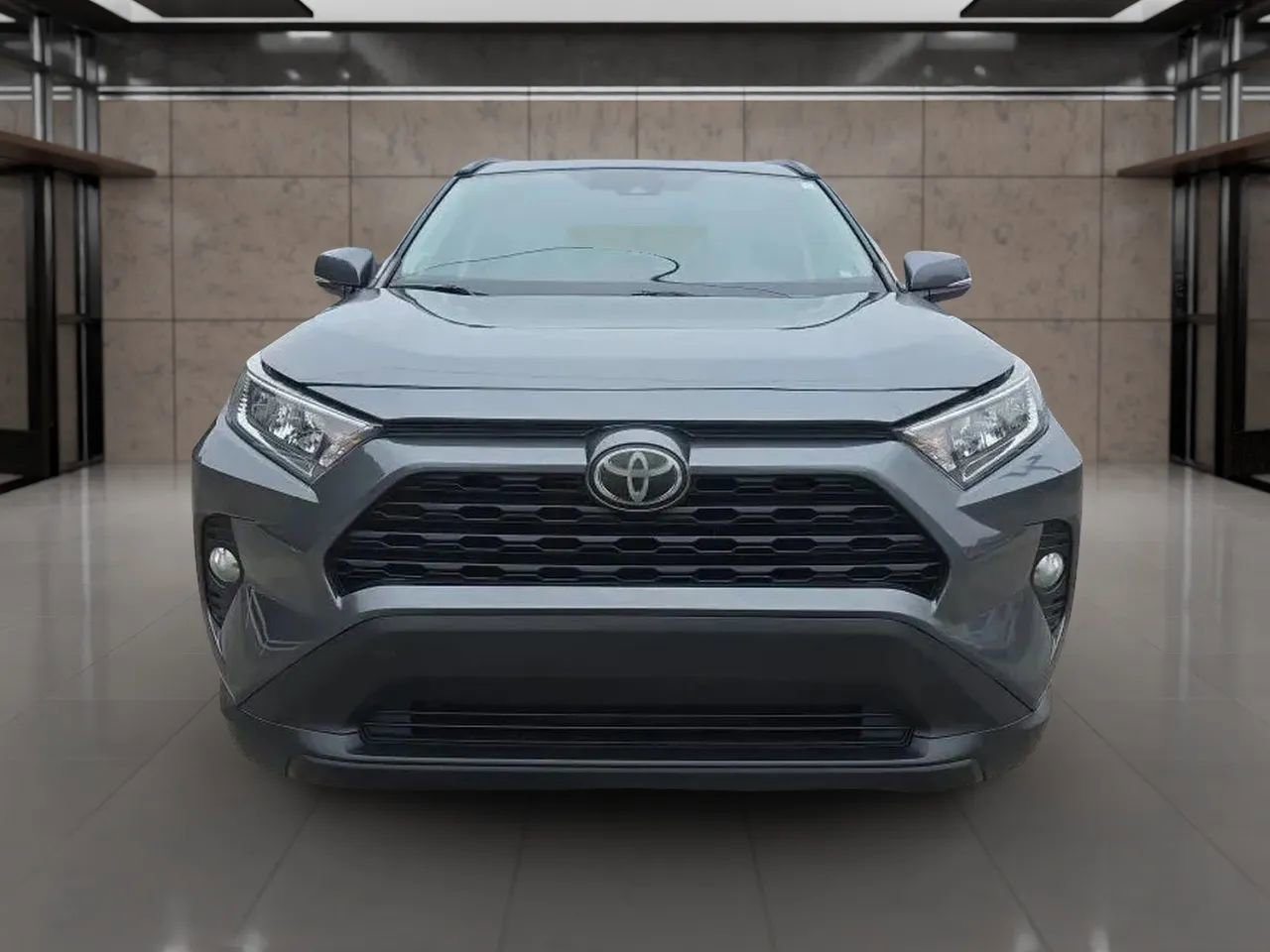 Used 2021 Toyota RAV4 XLE Premium image 4