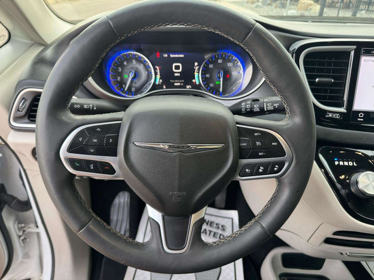 Used 2022 Chrysler Pacifica Touring-L image 22