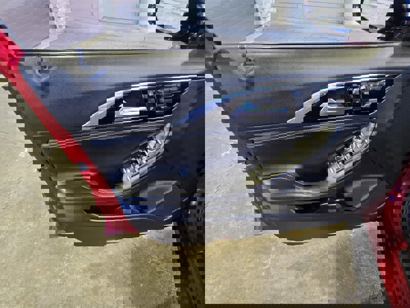 Used 2017 INFINITI QX30 Luxury w/ Cargo Package image 11