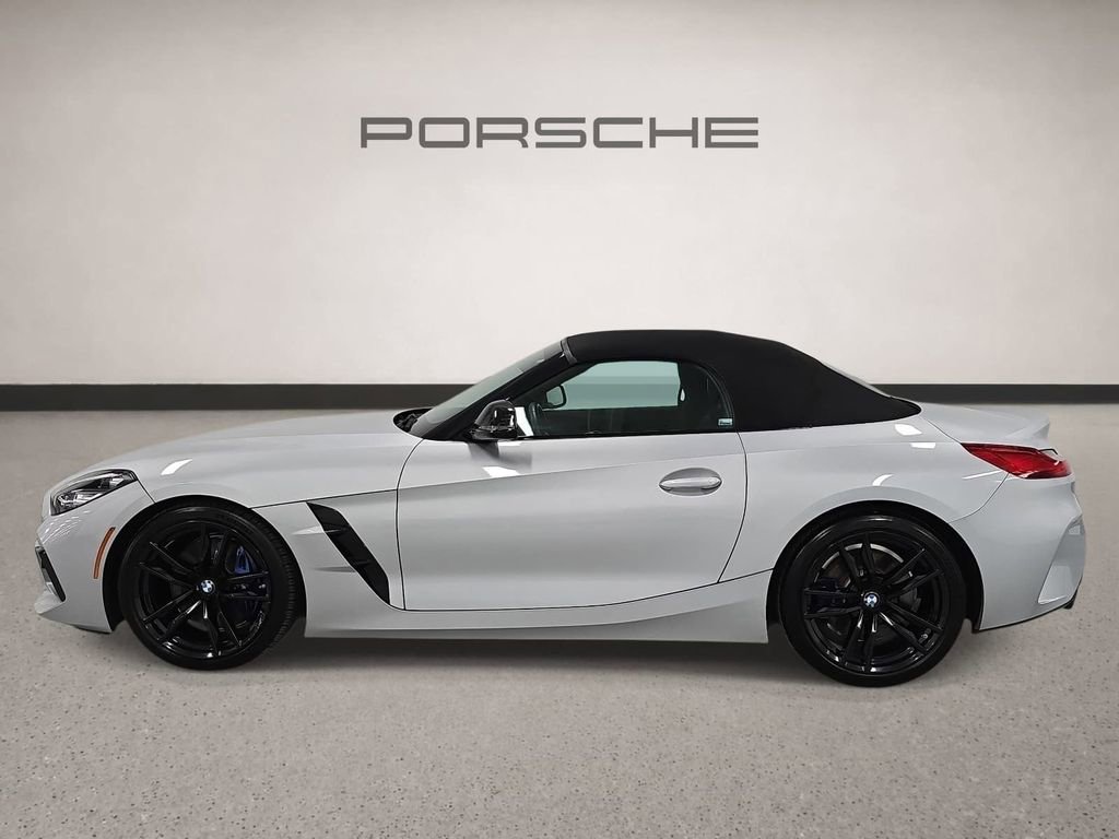 Used 2022 BMW Z4 M40i w/ Shadowloine Package RWD image 2