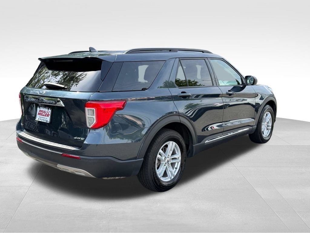 Used 2022 Ford Explorer XLT w/ Equipment Group 202A AWD/4WD image 8