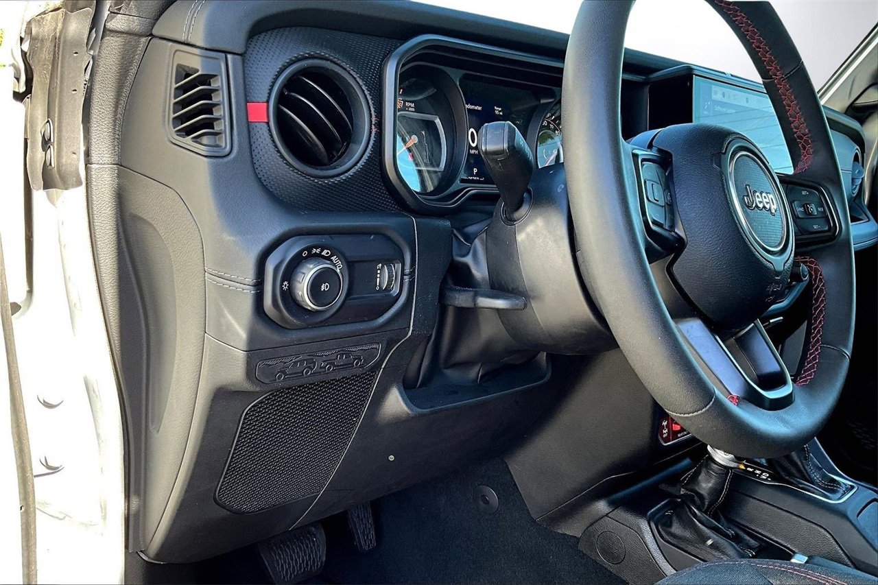 Used 2024 Jeep Wrangler Unlimited Rubicon image 17