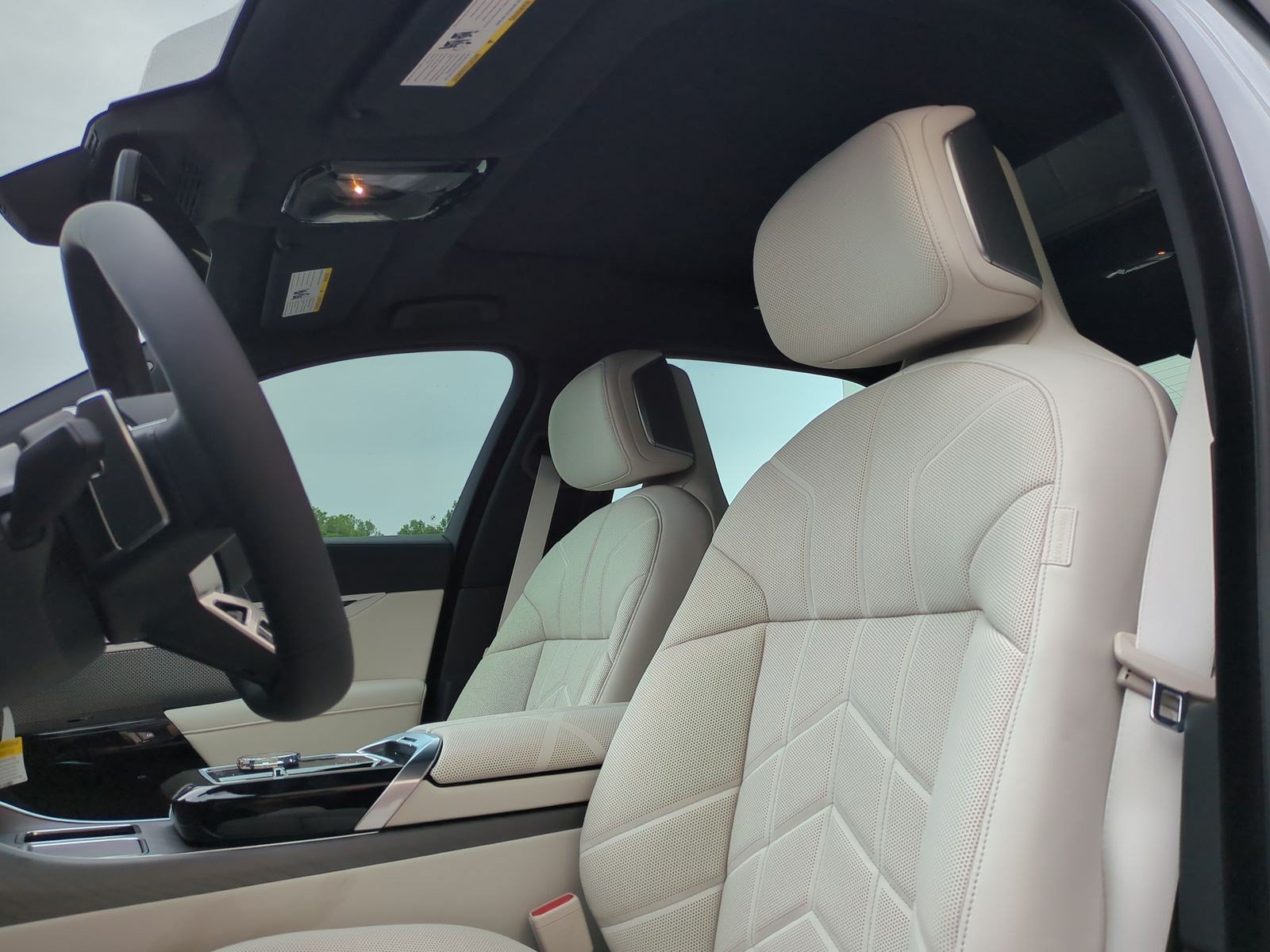 New 2026 BMW 760i xDrive AWD/4WD image 15