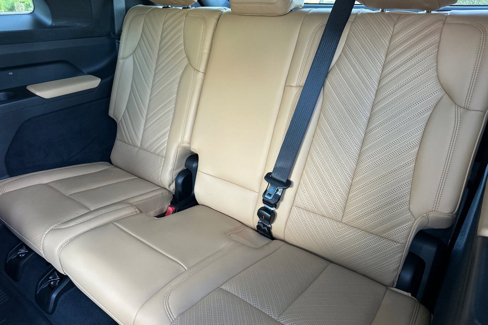 Used 2026 Cadillac Escalade IQ Sport 2 w/ LPO, ONYX Package image 18