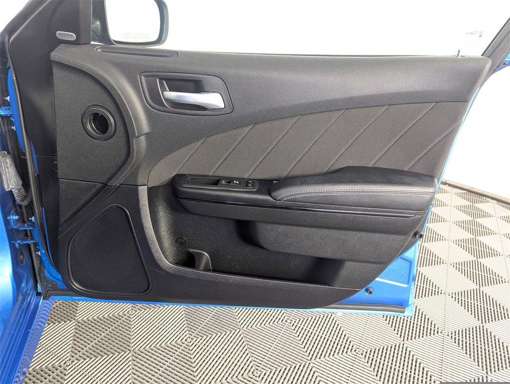 Used 2023 Dodge Charger R/T w/ Blacktop Package image 34