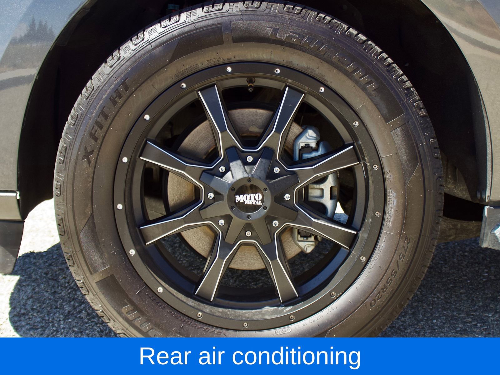 Used 2020 Ford Expedition XLT w/ Equipment Group 202A RWD image 8
