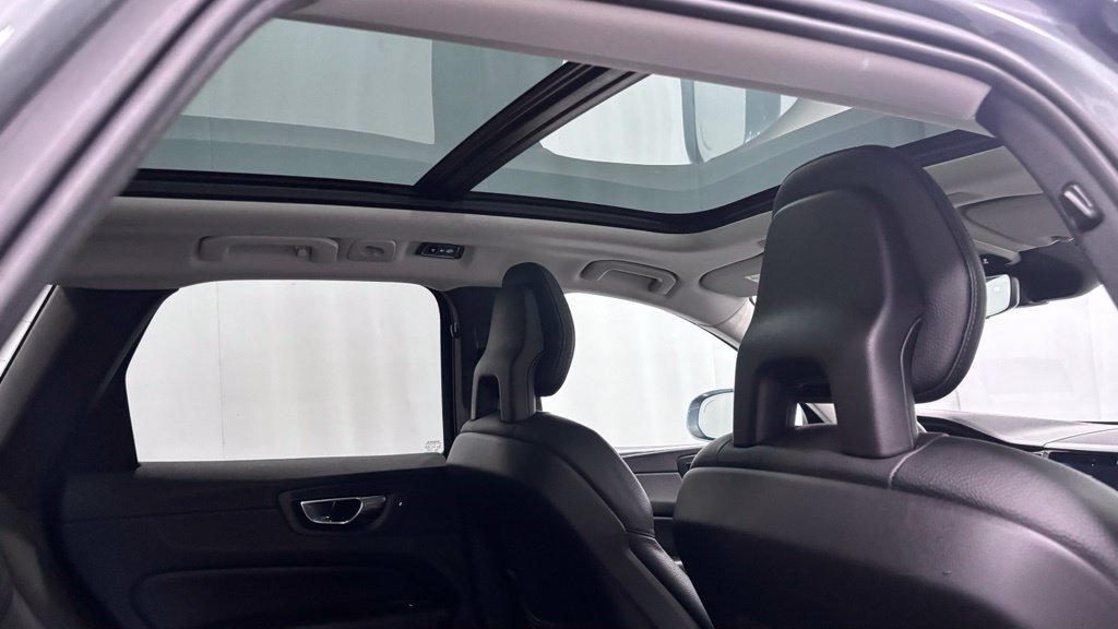 Used 2018 Volvo XC60 T6 Inscription w/ Convenience Package AWD/4WD image 26