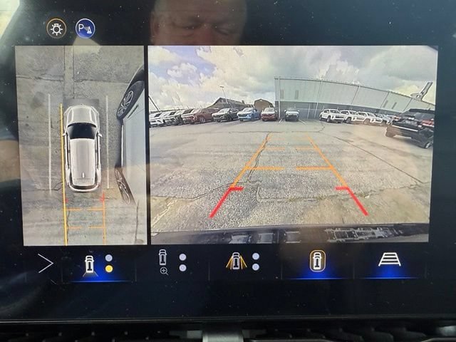 Certified 2026 Chevrolet Equinox LT w/ Convenience Package II FWD image 9
