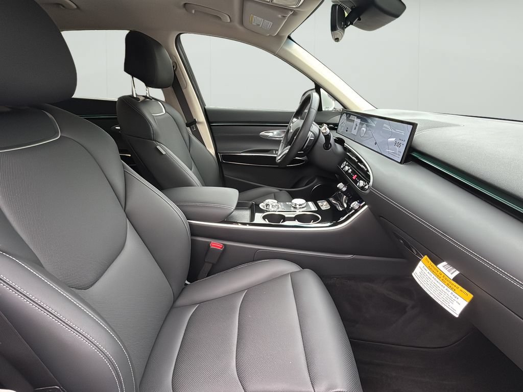 Certified 2026 Genesis GV70 2.5T AWD/4WD image 36