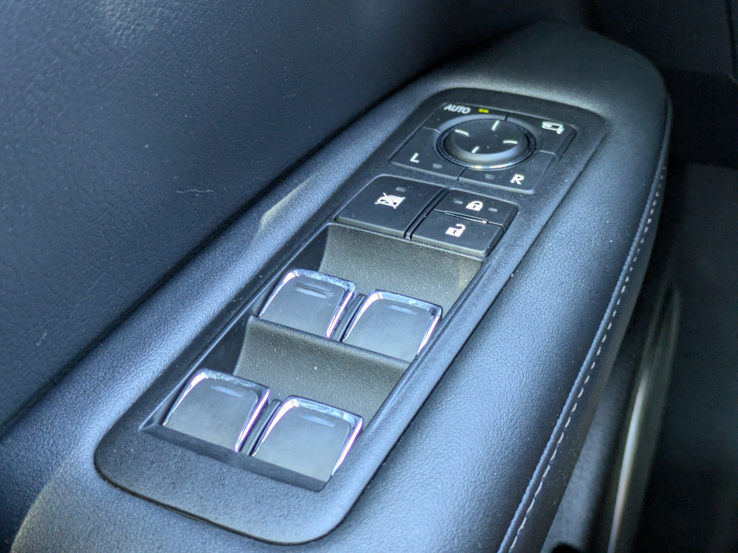 Used 2022 Lexus RX 450h F Sport w/ Cold Area Package (CK) AWD/4WD image 25