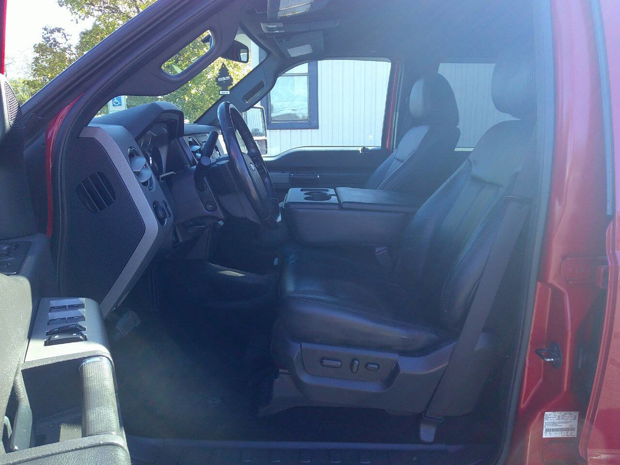 Used 2011 Ford F250 Lariat w/ Lariat Interior Pkg image 11