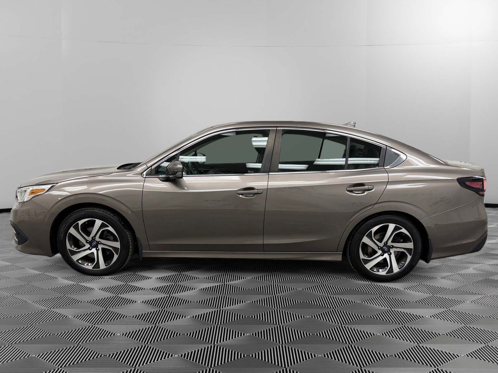 Used 2021 Subaru Legacy Limited XT image 2