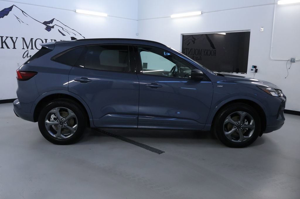Used 2023 Ford Escape ST-Line w/ Tech Pack #1 image 8