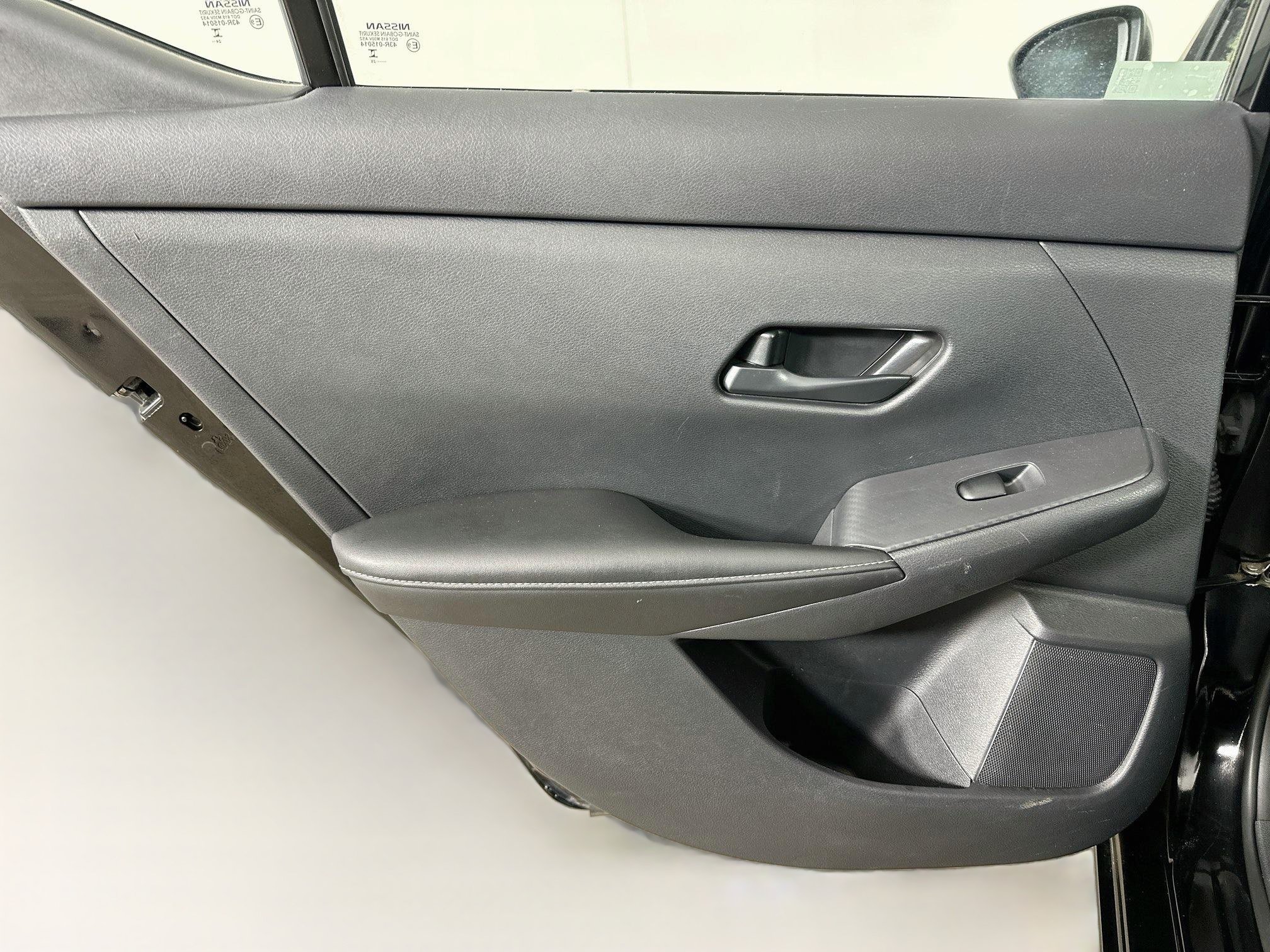 Used 2025 Nissan Sentra SV FWD image 25