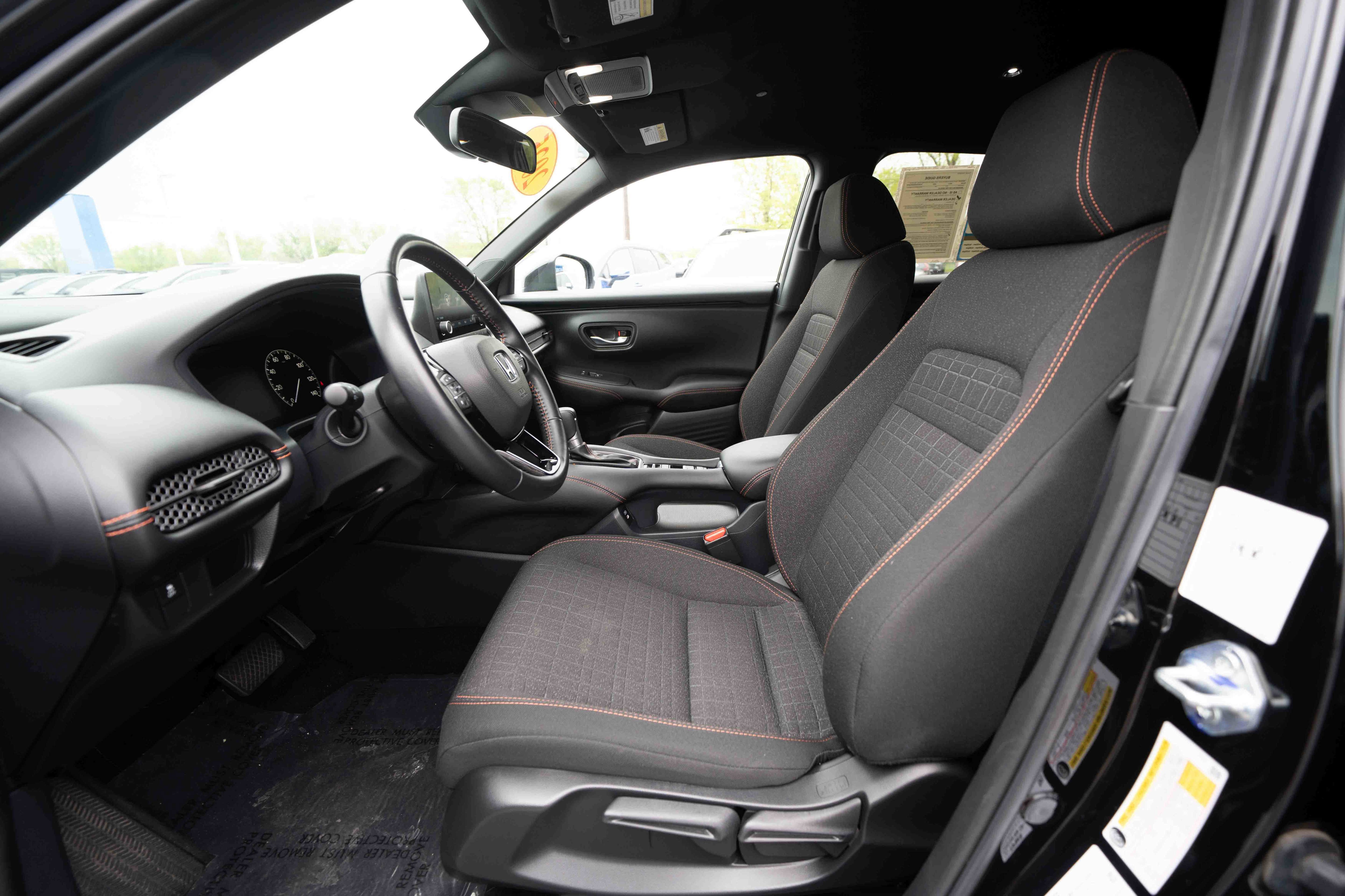 Used 2025 Honda HR-V Sport image 9