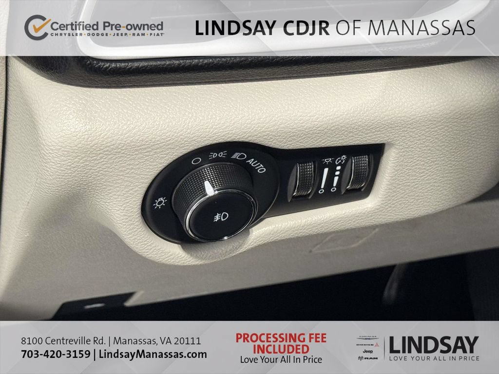 Certified 2023 Chrysler Pacifica Touring-L FWD image 28