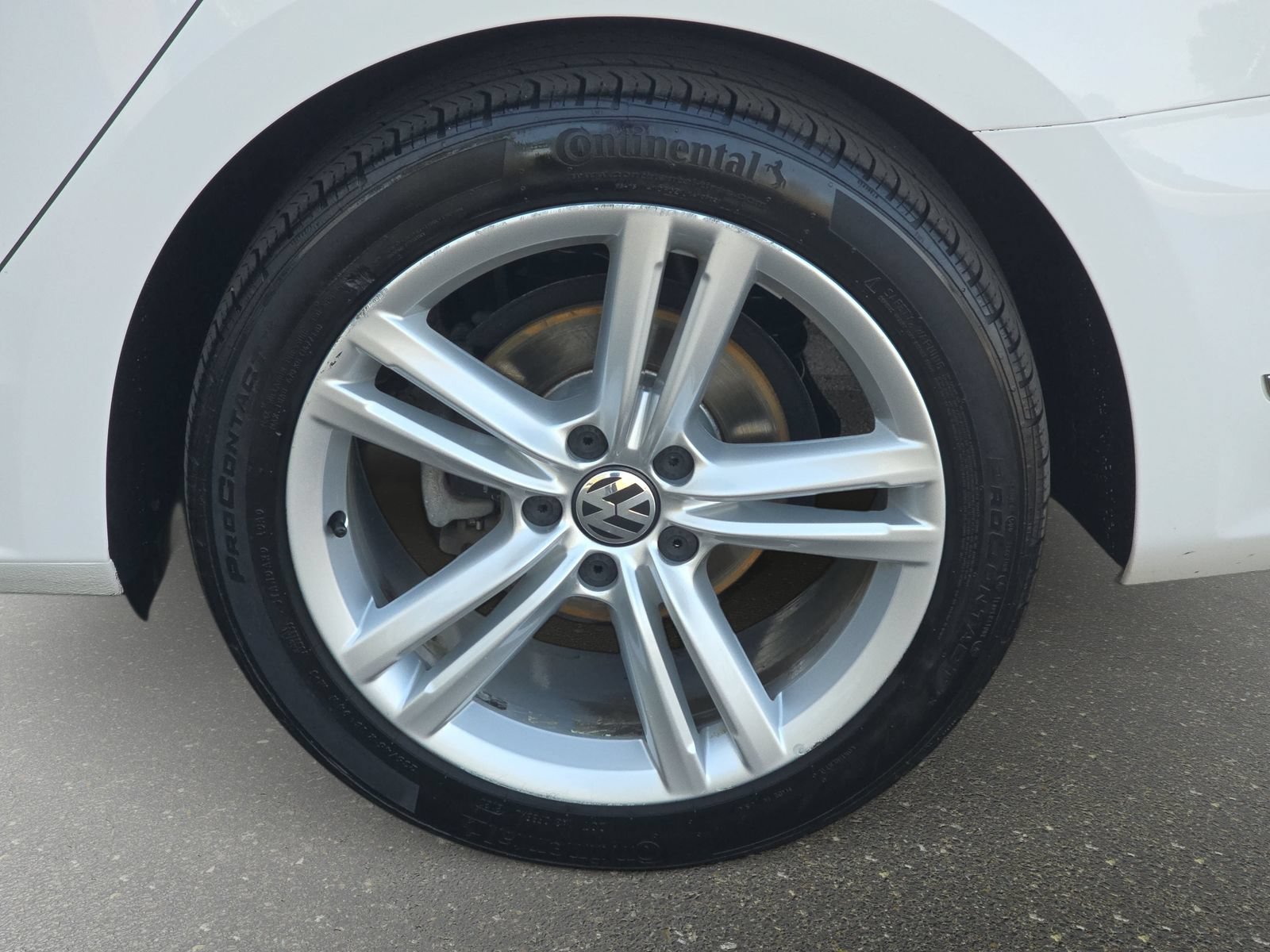 Used 2015 Volkswagen Passat 1.8T SEL Premium FWD image 35