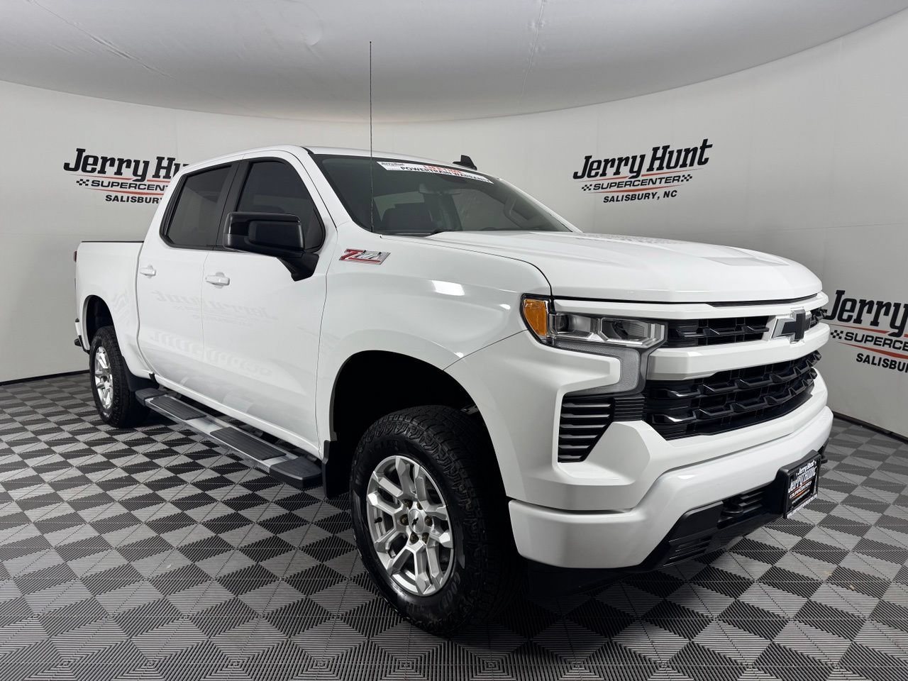 Used 2022 Chevrolet Silverado 1500 RST w/ Z71 Off-Road Package AWD/4WD image 5