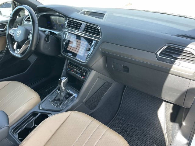 Used 2023 Volkswagen Tiguan SE R-Line FWD image 29