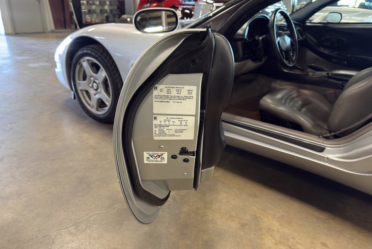 Used 1997 Chevrolet Corvette Coupe w/ Memory Pkg RWD image 57