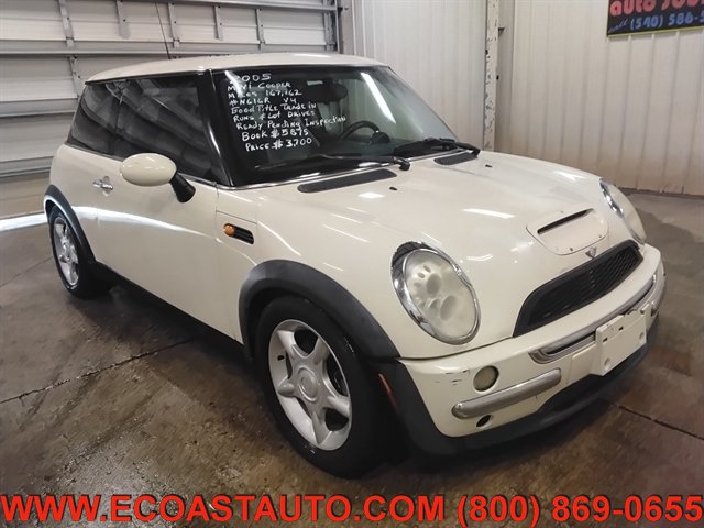 Used 2005 MINI Cooper Hardtop FWD image 1
