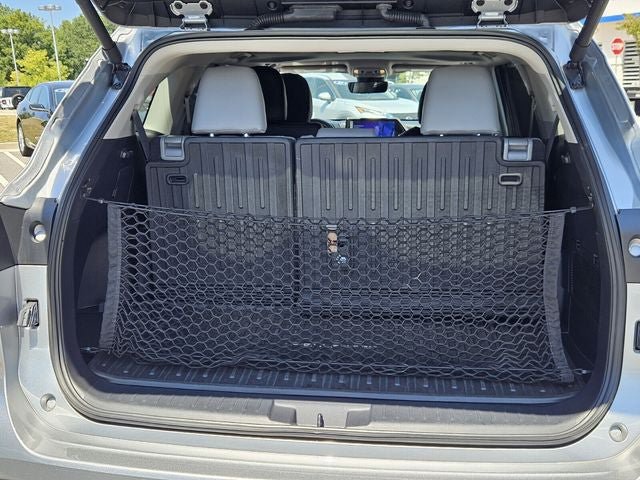 Used 2024 Toyota Highlander XLE FWD image 39