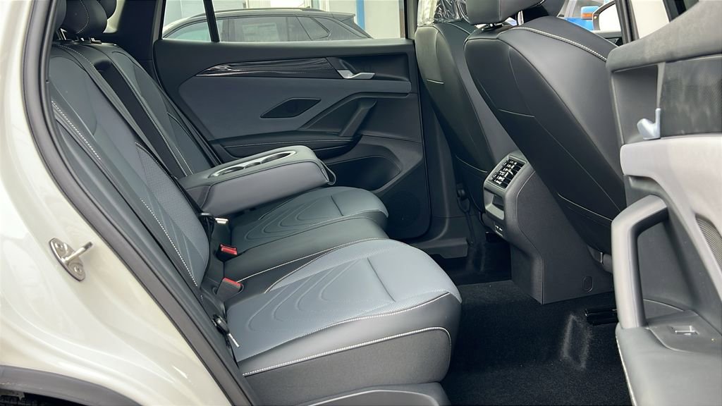 New 2026 Volkswagen Tiguan SE R-Line AWD/4WD image 13