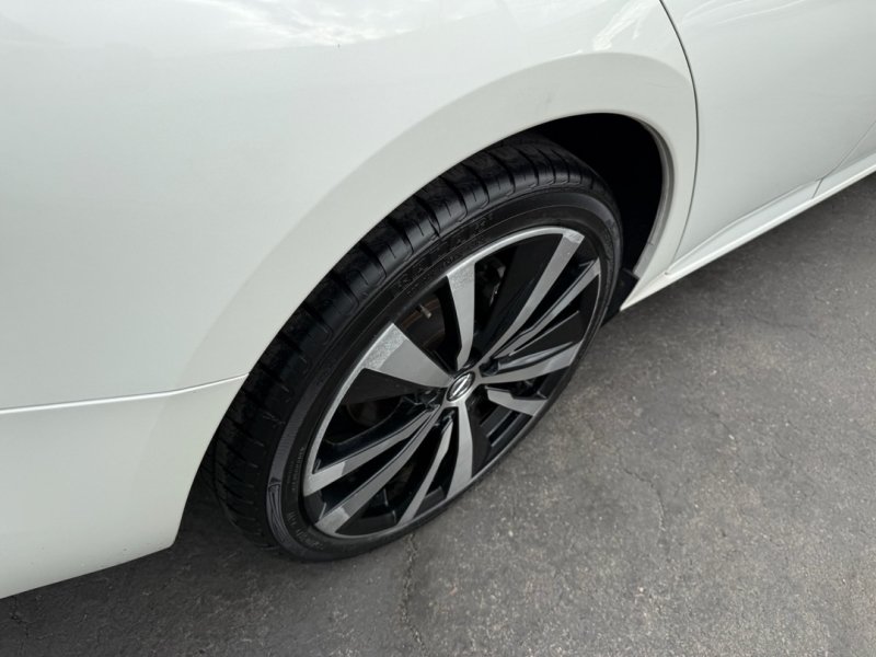 Used 2019 Nissan Altima 2.5 Platinum AWD/4WD image 13
