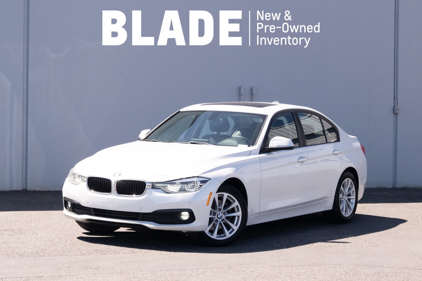 Used 2018 BMW 320i xDrive Sedan w/ Convenience Package AWD/4WD image 1