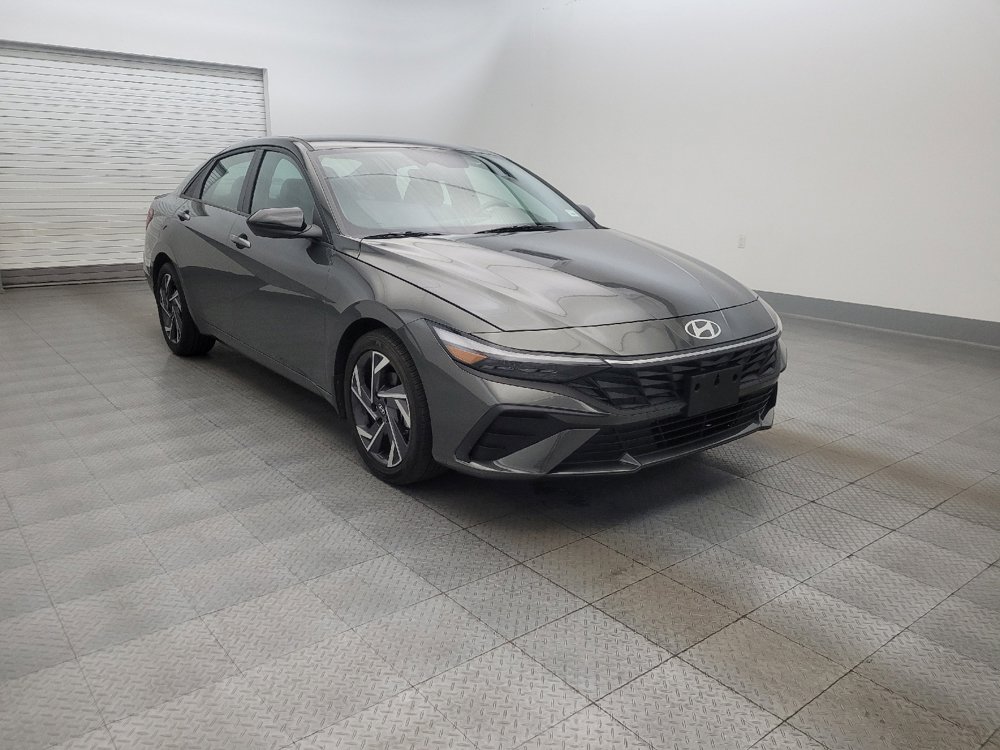 Used 2025 Hyundai Elantra Sport image 13