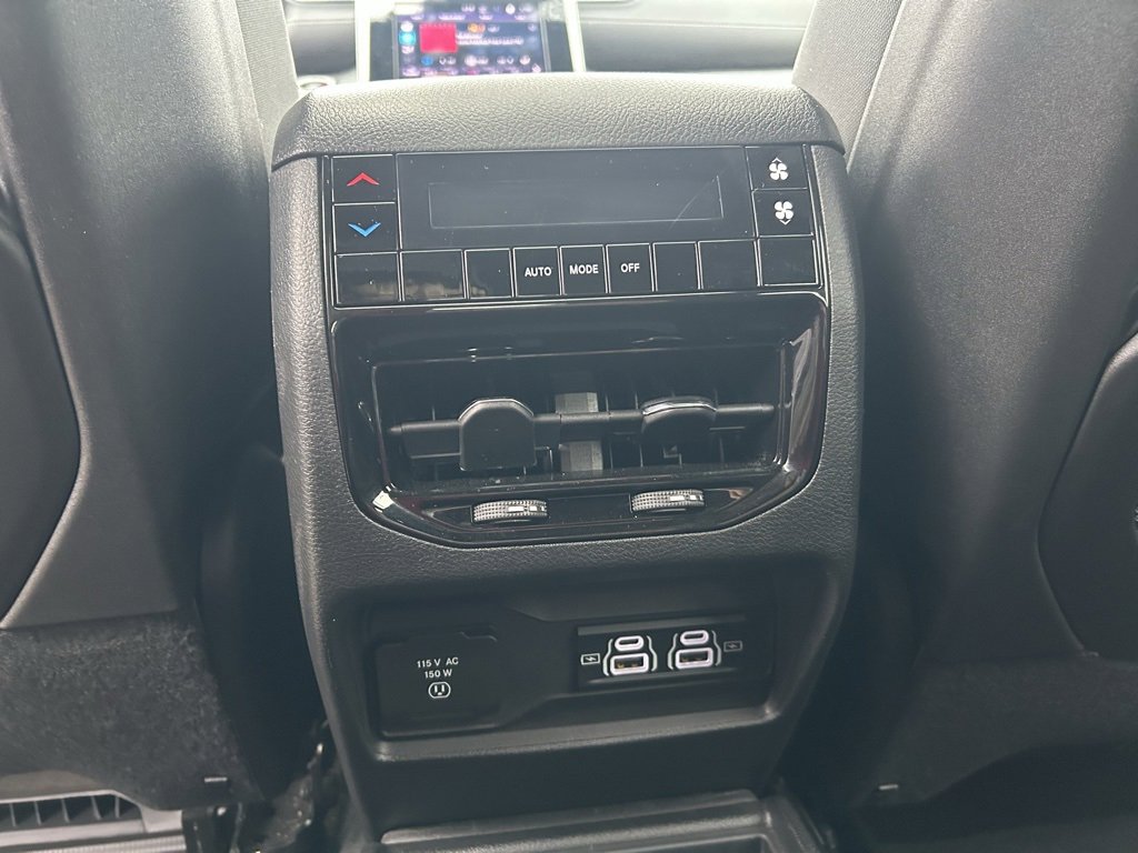 Used 2025 Jeep Grand Cherokee L Laredo w/ Luxury Tech Group I image 30