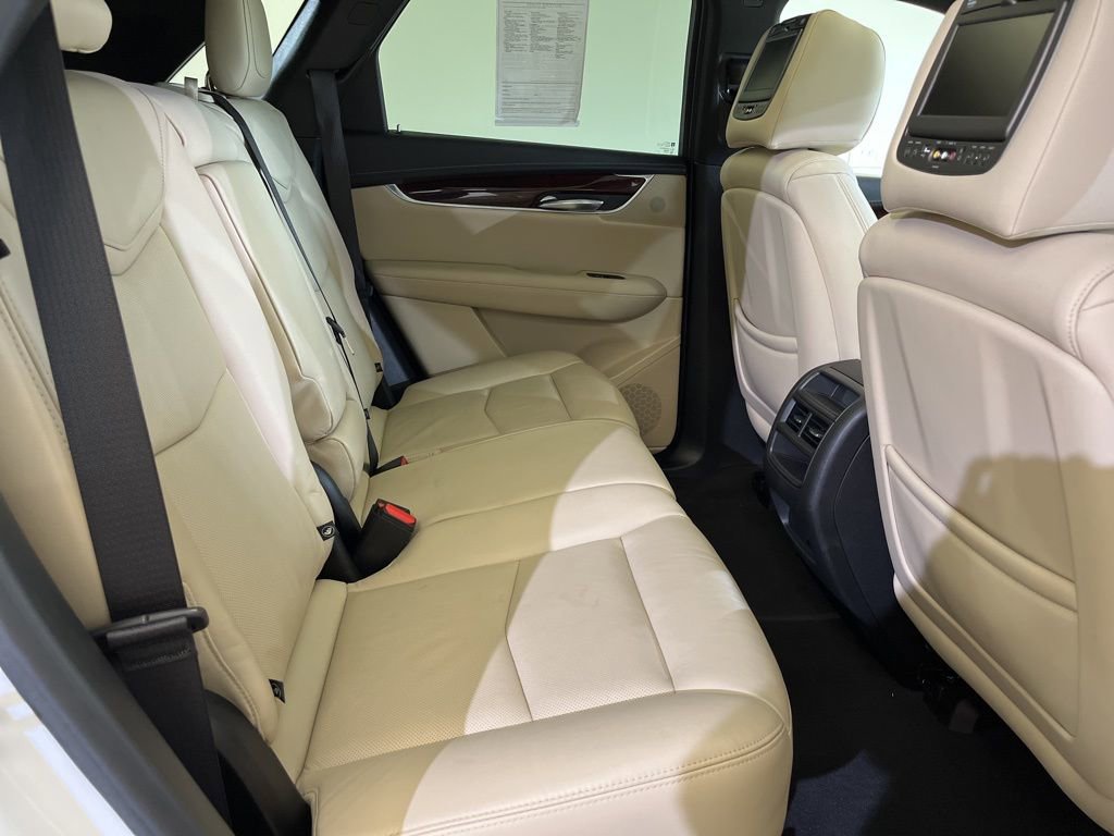 Used 2018 Cadillac XT5 Luxury w/ Driver Awareness Package image 12