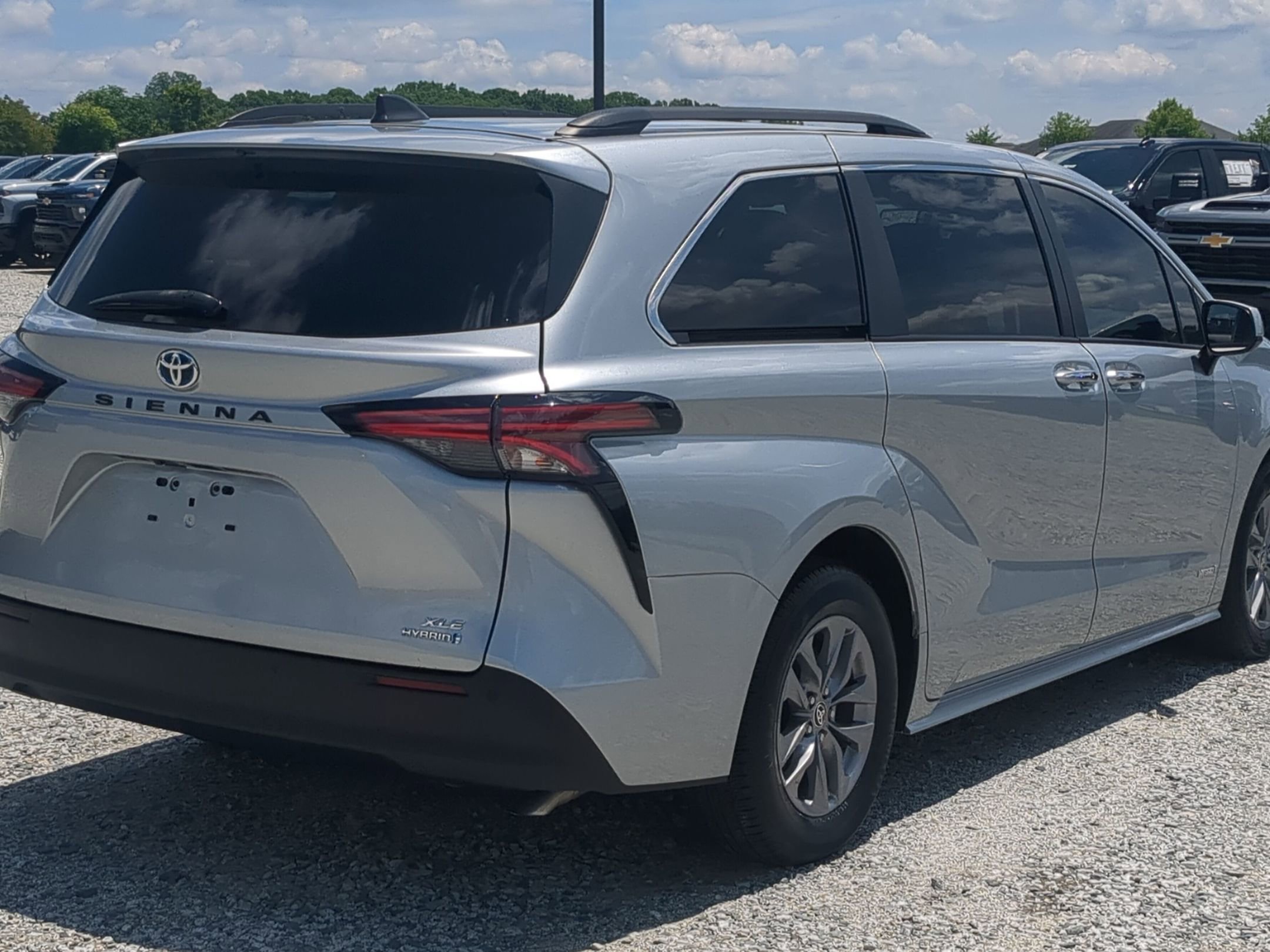 Used 2021 Toyota Sienna XLE FWD image 10