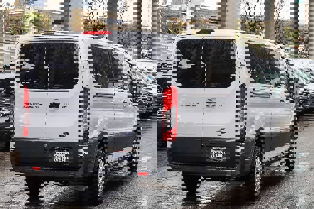 Used 2023 Ford Transit 350 XLT image 4