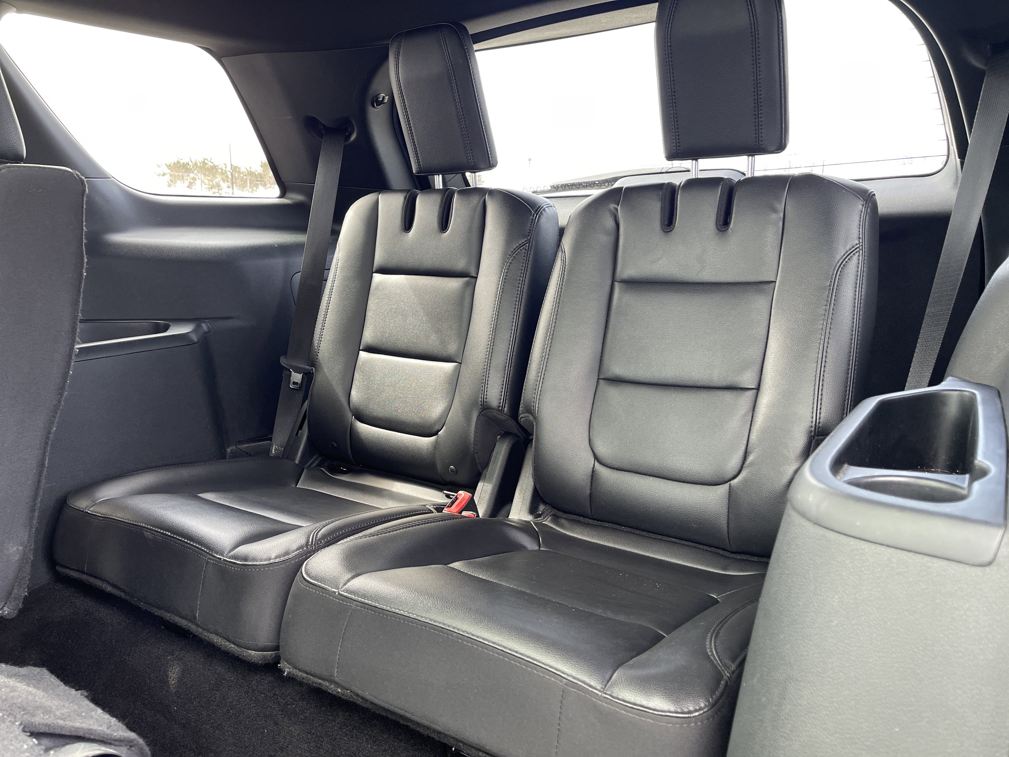 Used 2018 Ford Explorer XLT w/ Equipment Group 202A image 13