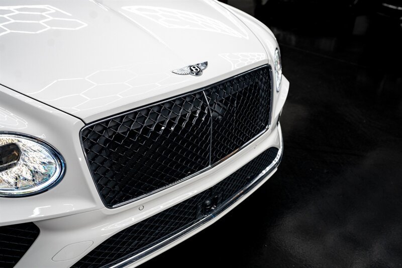 Used 2024 Bentley Bentayga AWD/4WD image 12